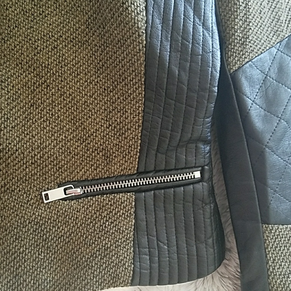 Blazer - Picture 2 of 4